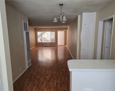 7549 Lexington Avenue - Photo Thumbnail 2