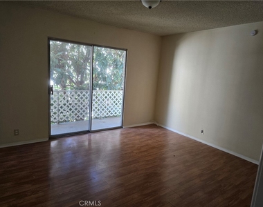 7549 Lexington Avenue - Photo Thumbnail 5