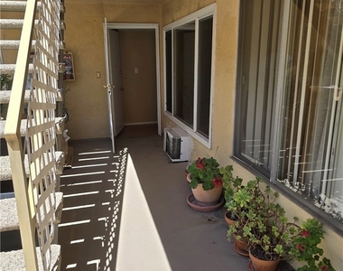 7549 Lexington Avenue - Photo Thumbnail 7