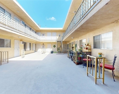 7549 Lexington Avenue - Photo Thumbnail 1