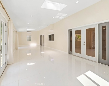 15406 Lull - Photo Thumbnail 11