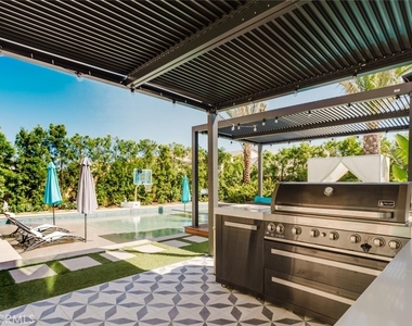 11743 Canoga Avenue - Photo Thumbnail 64