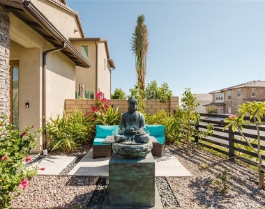 11743 Canoga Avenue - Photo Thumbnail 9