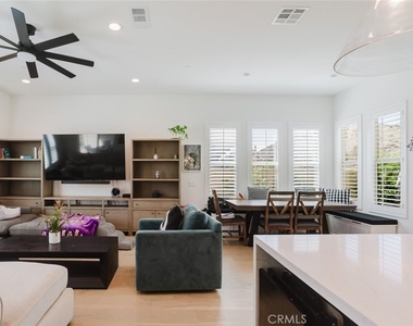 11743 Canoga Avenue - Photo Thumbnail 29