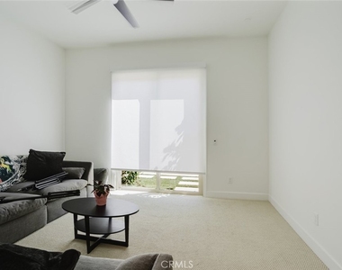 11743 Canoga Avenue - Photo Thumbnail 34