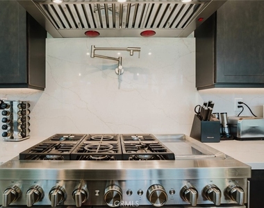 11743 Canoga Avenue - Photo Thumbnail 22