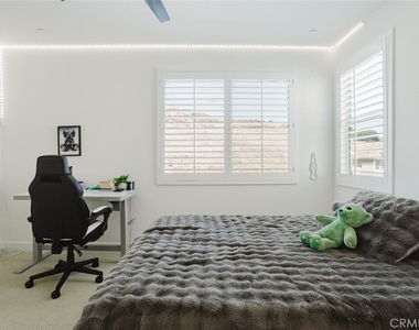 11743 Canoga Avenue - Photo Thumbnail 45