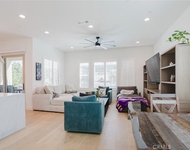 11743 Canoga Avenue - Photo Thumbnail 26