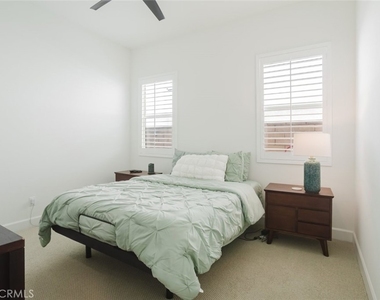 11743 Canoga Avenue - Photo Thumbnail 36