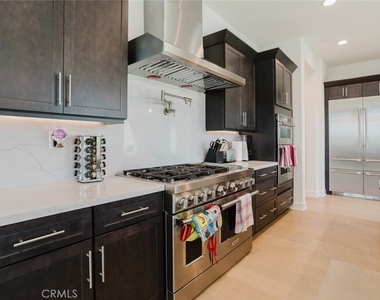 11743 Canoga Avenue - Photo Thumbnail 21