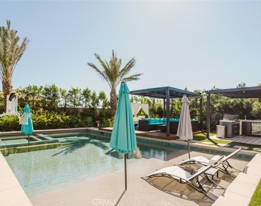 11743 Canoga Avenue - Photo Thumbnail 66