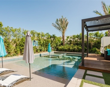 11743 Canoga Avenue - Photo Thumbnail 65