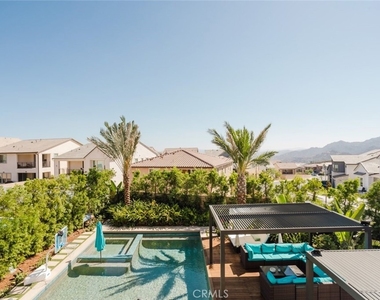 11743 Canoga Avenue - Photo Thumbnail 59