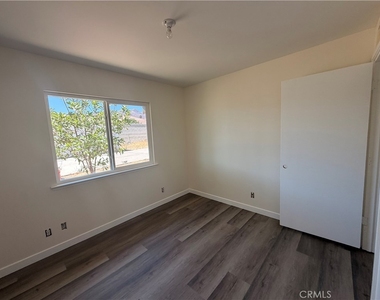 13277 Herrick Avenue - Photo Thumbnail 5