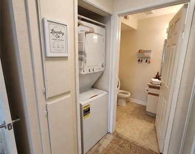 5545 Canoga Avenue - Photo Thumbnail 10