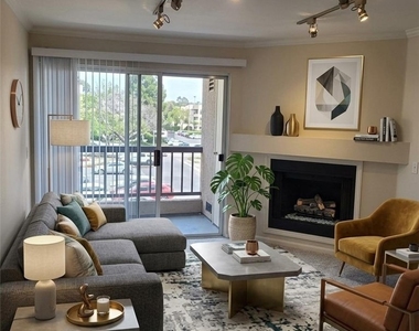5545 Canoga Avenue - Photo Thumbnail 4