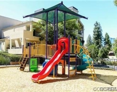 5545 Canoga Avenue - Photo Thumbnail 16