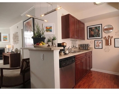 5545 Canoga Avenue - Photo Thumbnail 1
