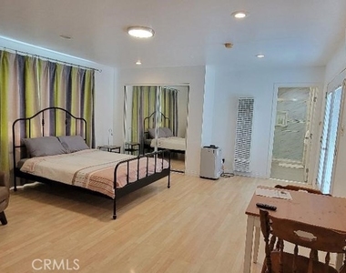 21119 La Salle - Photo Thumbnail 5