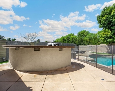 1025 Woodcrest - Photo Thumbnail 30