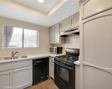 900 N Harbor Boulevard - Photo Thumbnail 19