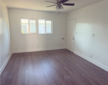 622 N Olive - Photo Thumbnail 1