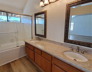 18269 Peters Court - Photo Thumbnail 22