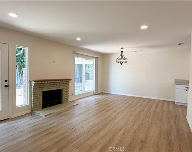 10170 Fern Avenue - Photo Thumbnail 3