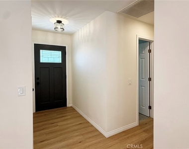 10170 Fern Avenue - Photo Thumbnail 8