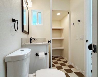 10170 Fern Avenue - Photo Thumbnail 13