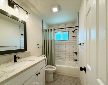 10170 Fern Avenue - Photo Thumbnail 9