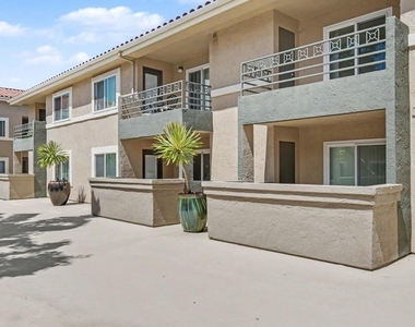 7405 Charmant Dr - Photo Thumbnail 23