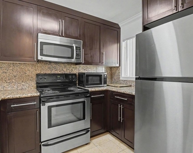 7405 Charmant Dr - Photo Thumbnail 6