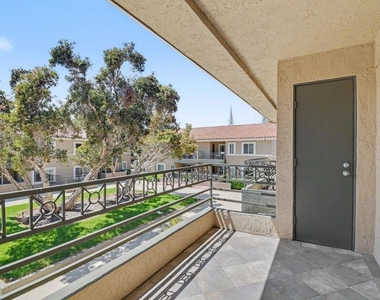7405 Charmant Dr - Photo Thumbnail 21