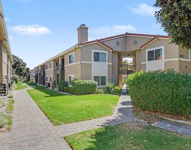 7405 Charmant Dr - Photo Thumbnail 26