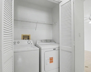 7405 Charmant Dr - Photo Thumbnail 11