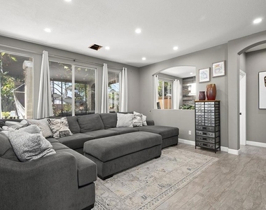 612 El Portal Drive - Photo Thumbnail 5
