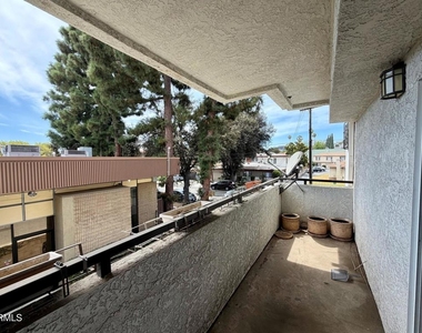 156 S Oak Knoll Avenue - Photo Thumbnail 15