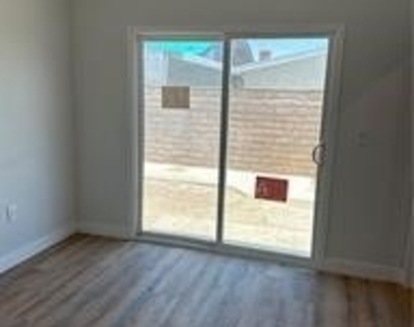 10420 Orchid - Photo Thumbnail 6