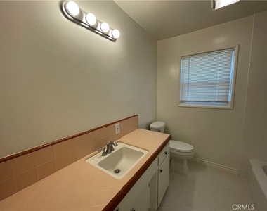 1440 E Rose Avenue - Photo Thumbnail 15