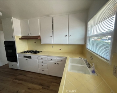 1440 E Rose Avenue - Photo Thumbnail 5