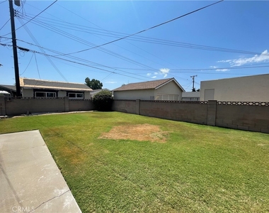 1440 E Rose Avenue - Photo Thumbnail 23