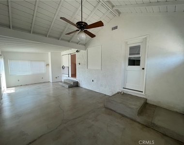1440 E Rose Avenue - Photo Thumbnail 19
