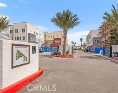 1637 W Lincoln Avenue - Photo Thumbnail 1