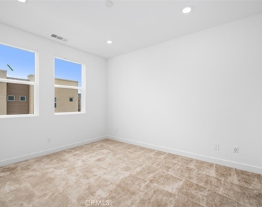 1637 W Lincoln Avenue - Photo Thumbnail 26