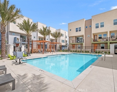 1637 W Lincoln Avenue - Photo Thumbnail 41