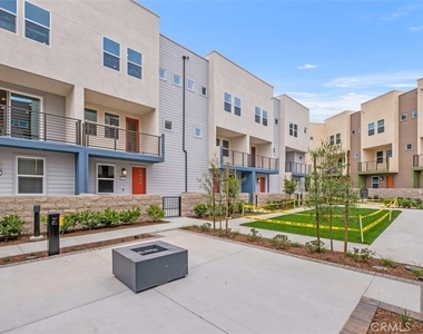 1637 W Lincoln Avenue - Photo Thumbnail 3