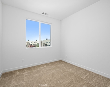 1637 W Lincoln Avenue - Photo Thumbnail 32