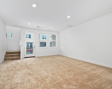 1637 W Lincoln Avenue - Photo Thumbnail 12