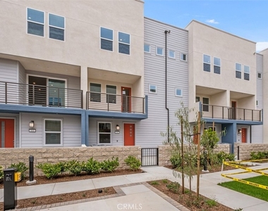1637 W Lincoln Avenue - Photo Thumbnail 4